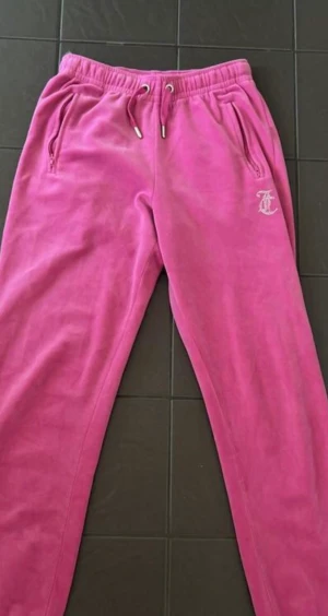 Din Guzz nummer få bra röv allt jag säger  - Inga skador