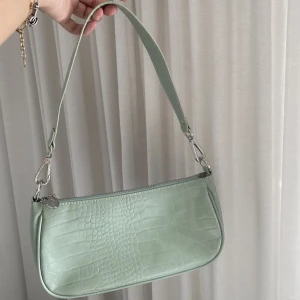 Rosemunde väska  - Väska från märket Rosemunde från Danmark. Väskan är knappt använd. 