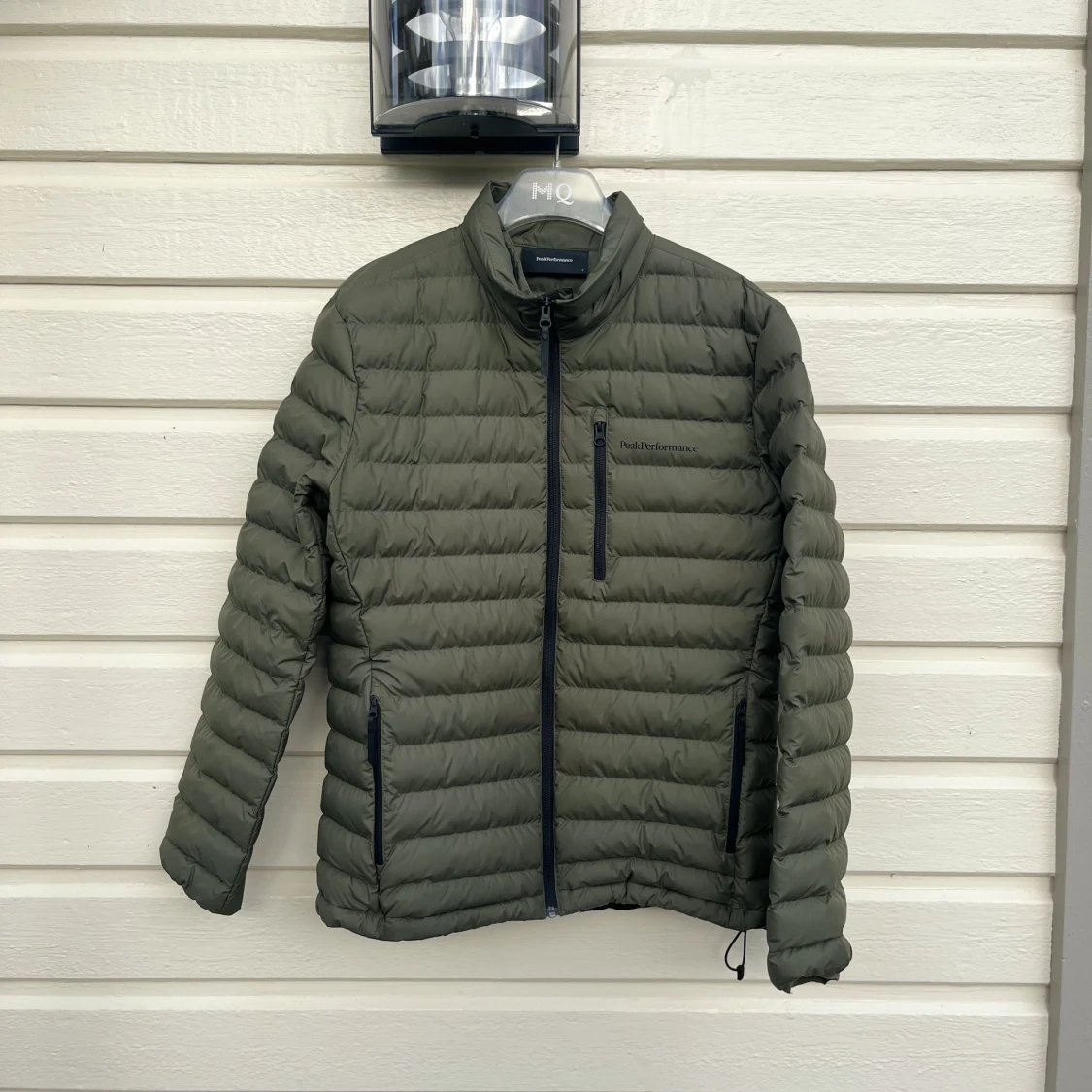 Oliv grön Peak performance jacka