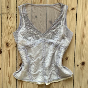 Barbielinne??? - Lila, mesh, paljetter & glitter! Vad mer kan en barbie behöva ha??? Size 40 men passar nog 38 & 42 också! 