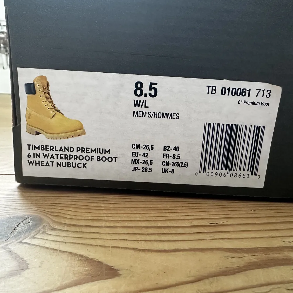 Säljer nu mina sjukt fina Timberland boots som jag har vuxit ur, väldigt sparsamt använda och säljer dom för ett sjukt bra pris. Ny pris 2 299kr, mitt pris 800kr för dig kompis. Perfekt nu till vintern.. Skor.