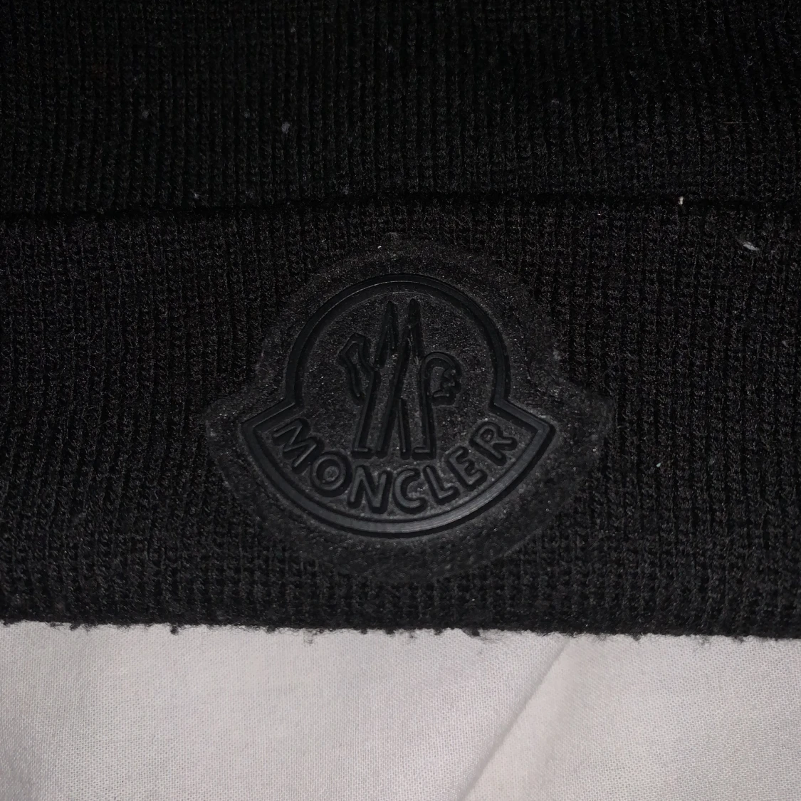 Moncler mössa - 90