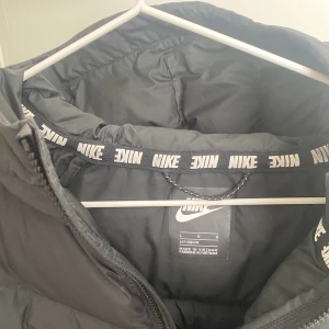 Nike jacka junior - Strl 147-158