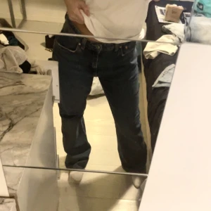 Gina jeans mid waist  - Mörk blåa ginatricot jeans💕