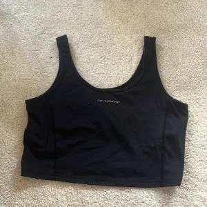 Swedemount topp - Nyskick förutom bokstäverna som inte höll i tvätten tyvärr... 