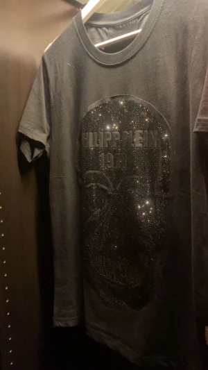 Philip plein tröja - S passar M använd en gång pga för stor, pris kan diskuteras 