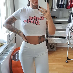 Magtröja  - Magtröja som passar storlek xs-m, beroende på hur man vill att den ska sitta