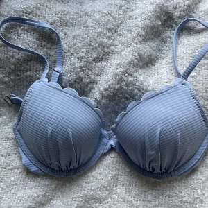 Snygg bikini - Blå Bikini topp som är använd enstaka gånger💙 Lite push-up i💙 