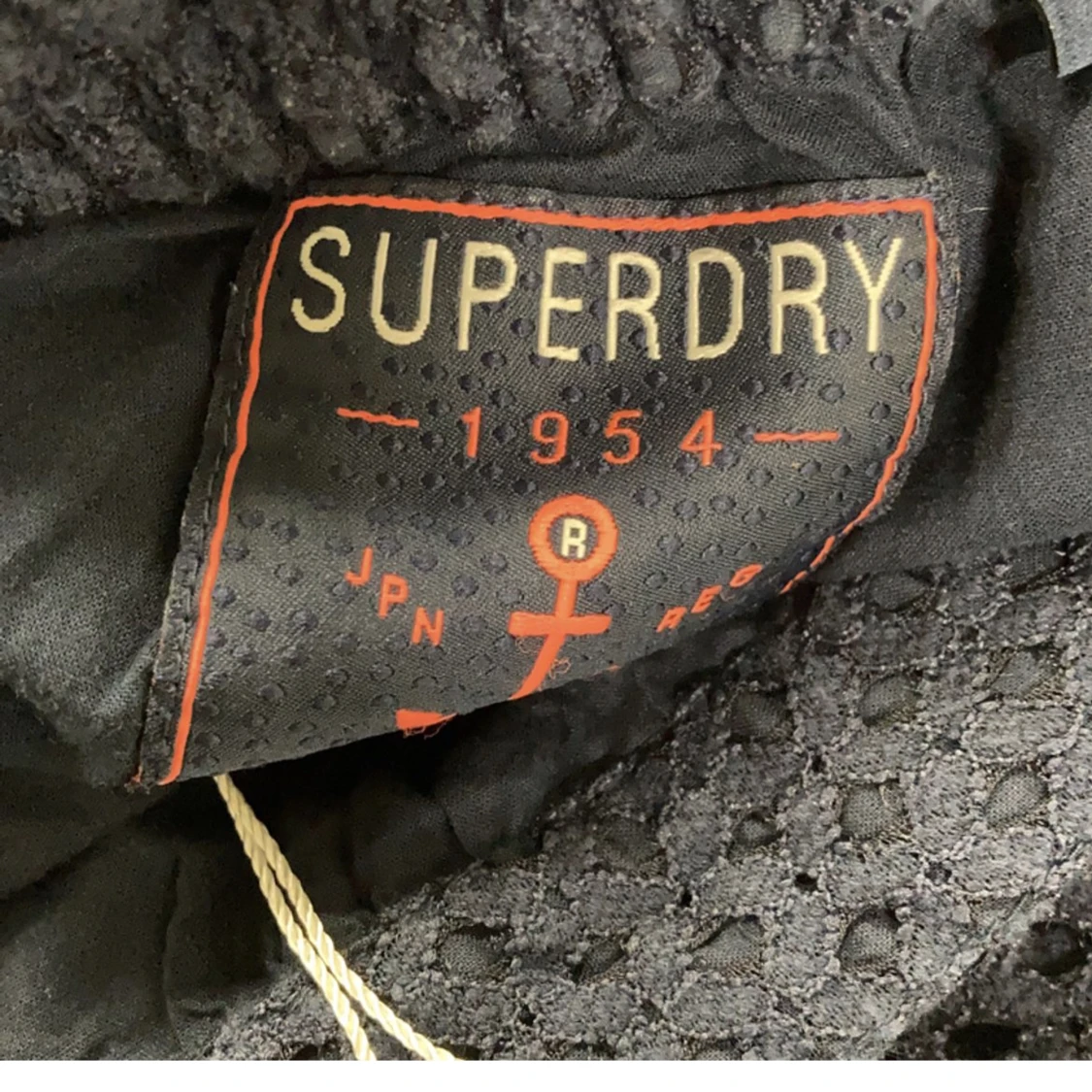 Mörkblå kjol från superdry  - 91