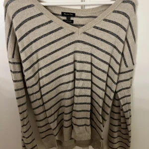 randig tröja - stickad tröja med silverglittriga ränder, från massimo dutti stl xs