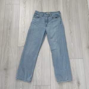 Levi’s straight loose jeans strl. 27 💙
