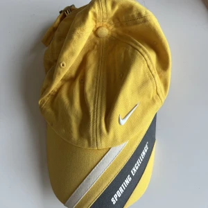 Vintage Nike keps - Gul Nike keps