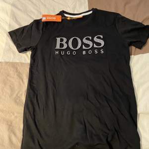 Hugo boss T-Shirt helt oanvänd