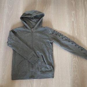 Ziphoodie - Napapijri zip hoodie i storlek S men sitter lite mindre. Skicket är 7/10 Hör av er vid frågor osv🤝