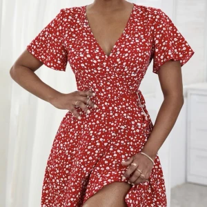 Kläning - Super fin klänning som ej använda längre men e använd 2 gånger ❤️