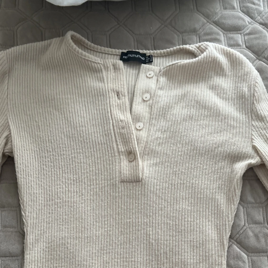 Pretty little thing midi klänning  - 90