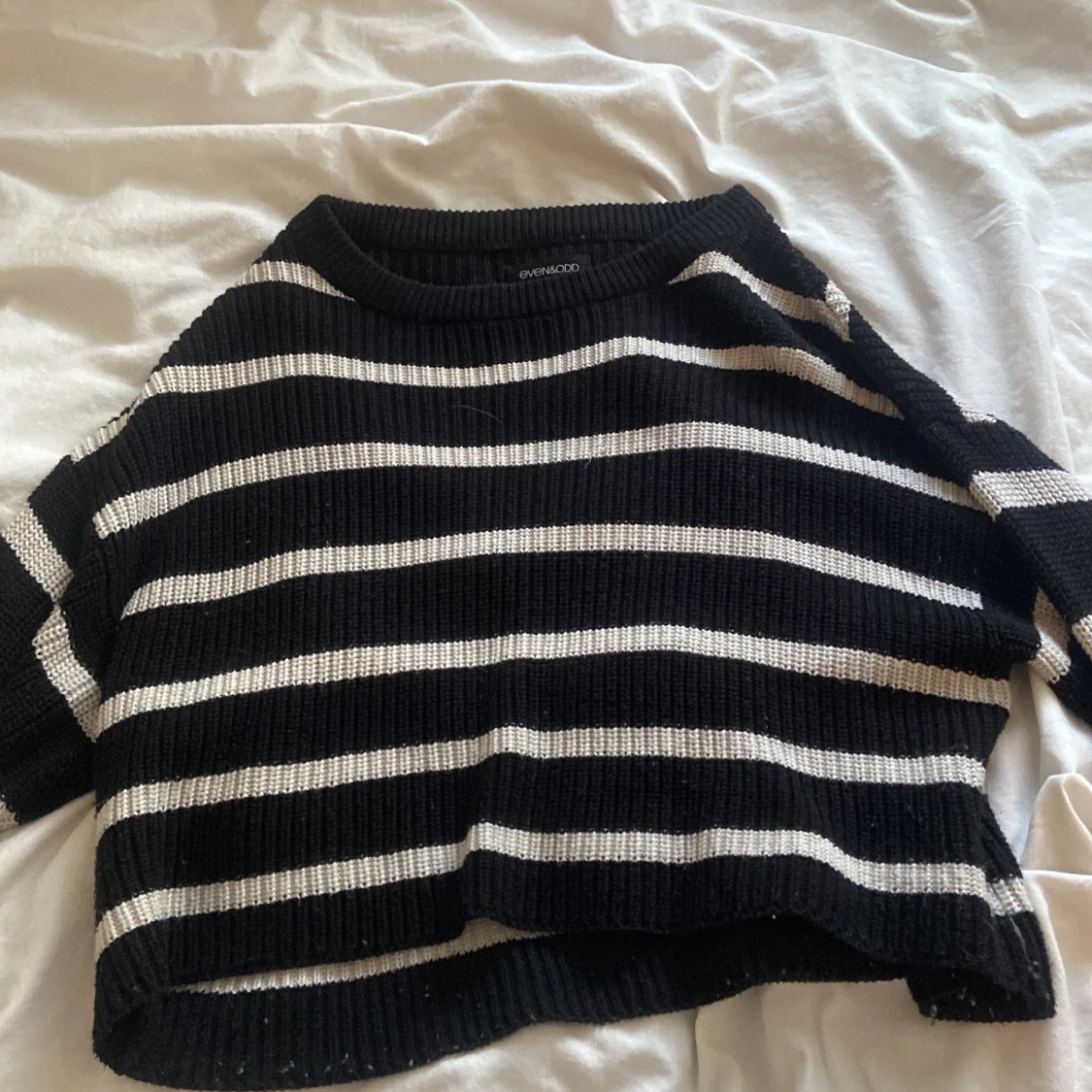Stickad randig tröja