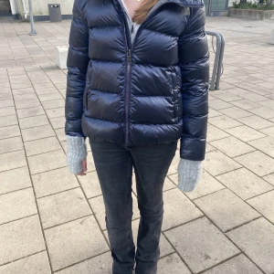 Colmar jacka aldrig använd - FINNS KVAR Säljer denna skitsnygga colmarjacka. Skriv gärna för fler bilder. Nypris 5500❤️