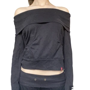 off shoulder topp - jättefin off shoulder topp från märket edc på esprit. Jättebra skick och jättebra skick