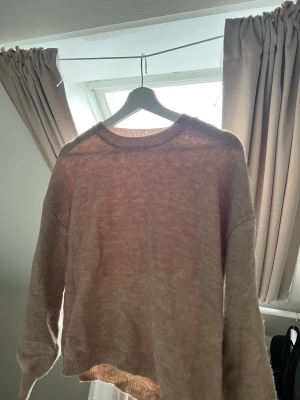 Stickad tröja  - En superfin beige/brun stickad tröja från Shein i storlek S. Aldrig använd. 