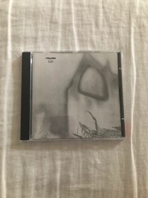 faith - the cure - begagnat fint skick. ⭐️  tar ej köp nu!!! betalning via swish i privat chatt. frakt tillkommer på 45kr ifall du ej kan mötas upp i östersund.