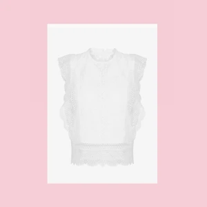 Vit blus/topp  - En helt ny topp från salt. Har aldrig använt den eftersom jag köpte i fel storlek och tappa bort kvittot. (Köpte den för ca450kr)!😇💗