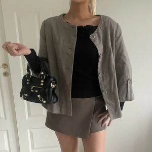 Trekvartärm kappa  - Trekvartärm kappa, grön/grå ish! Så snygg!💓