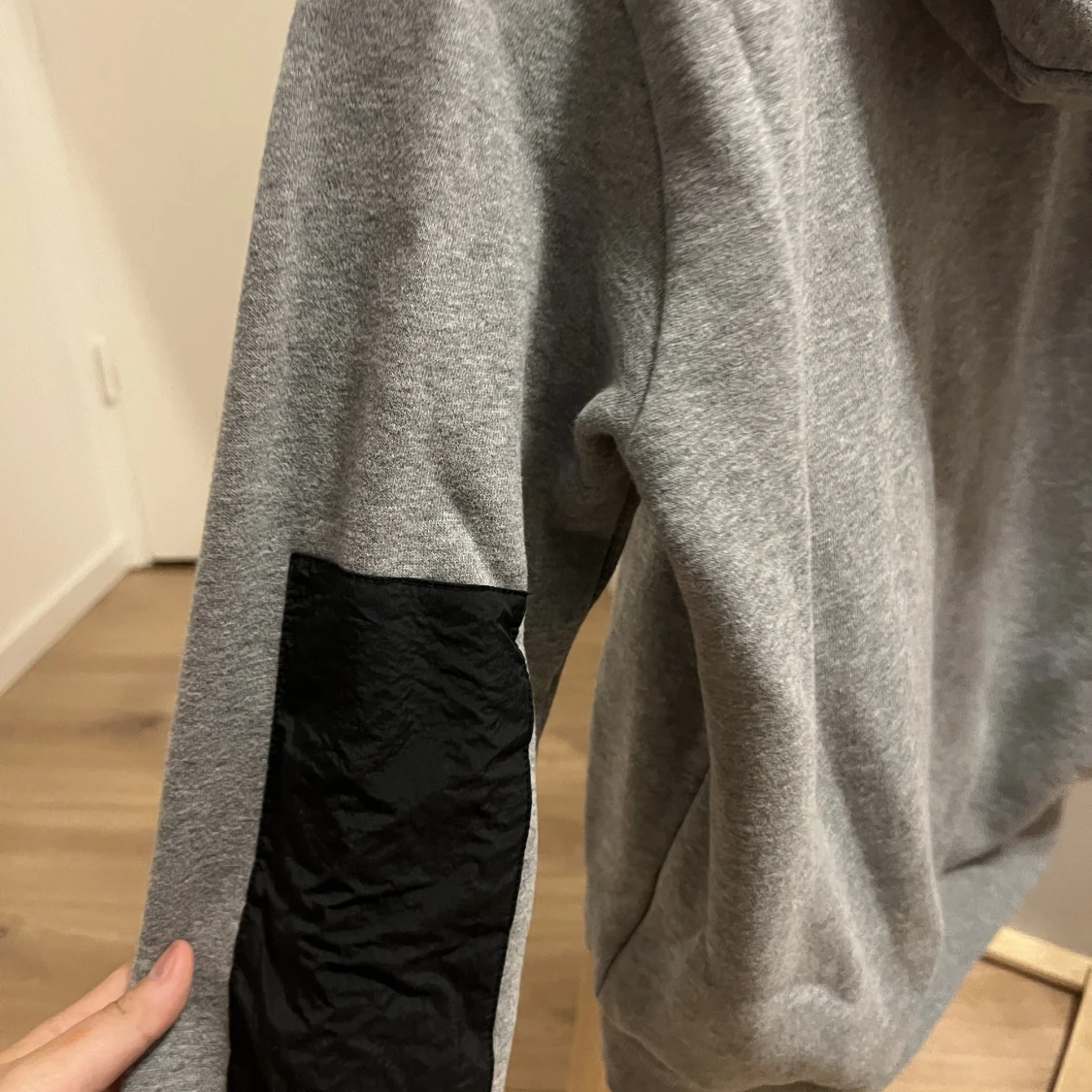 Grey sweatshirt  - 91