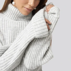 Stickad tröja  - Super gosig stickad höst tröja från NA-KD i en väldigt härlig ton av kallare grå 🌟