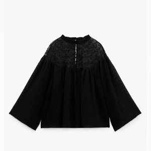 blus - söt blus från zara som inte kommit till användning💕 storlek M