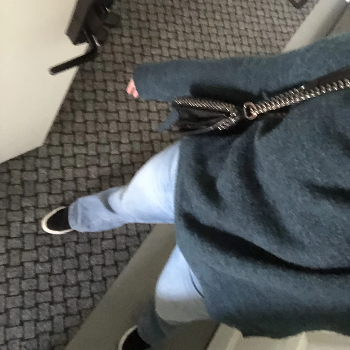 Stickad tröja med slits - 90