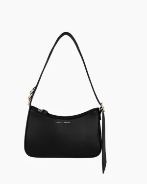 Shoulder Bag - Nu säljer jag denna "Buckel Shoulder Bag" från Ideal of Sweden som aldrig kommer till användning. Helt ny! Tillkommer även en dustbag. Nypris: 999 kr (Lånade bilder). 