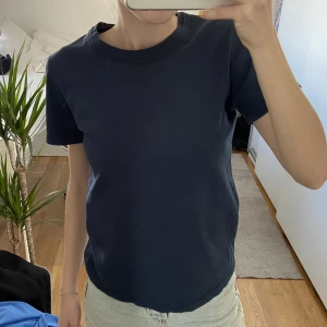 Brandy Melville t-shirt - Nyskick, från Brandy Melville💘