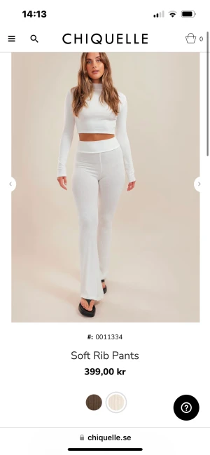 Chiquelle yoga pants - Ribbade vita uoga pants i ett otroligt mjuk material från chiquelle. Helt nya men lappen borttagen. Aldrig använda och aldrig tvättade, endast testade