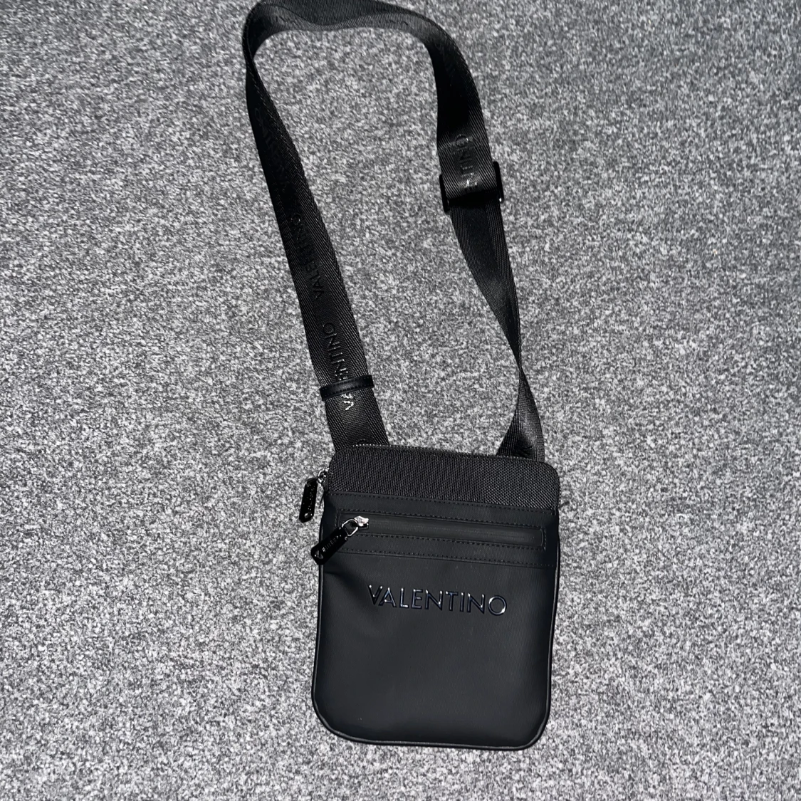 Valentino väska
