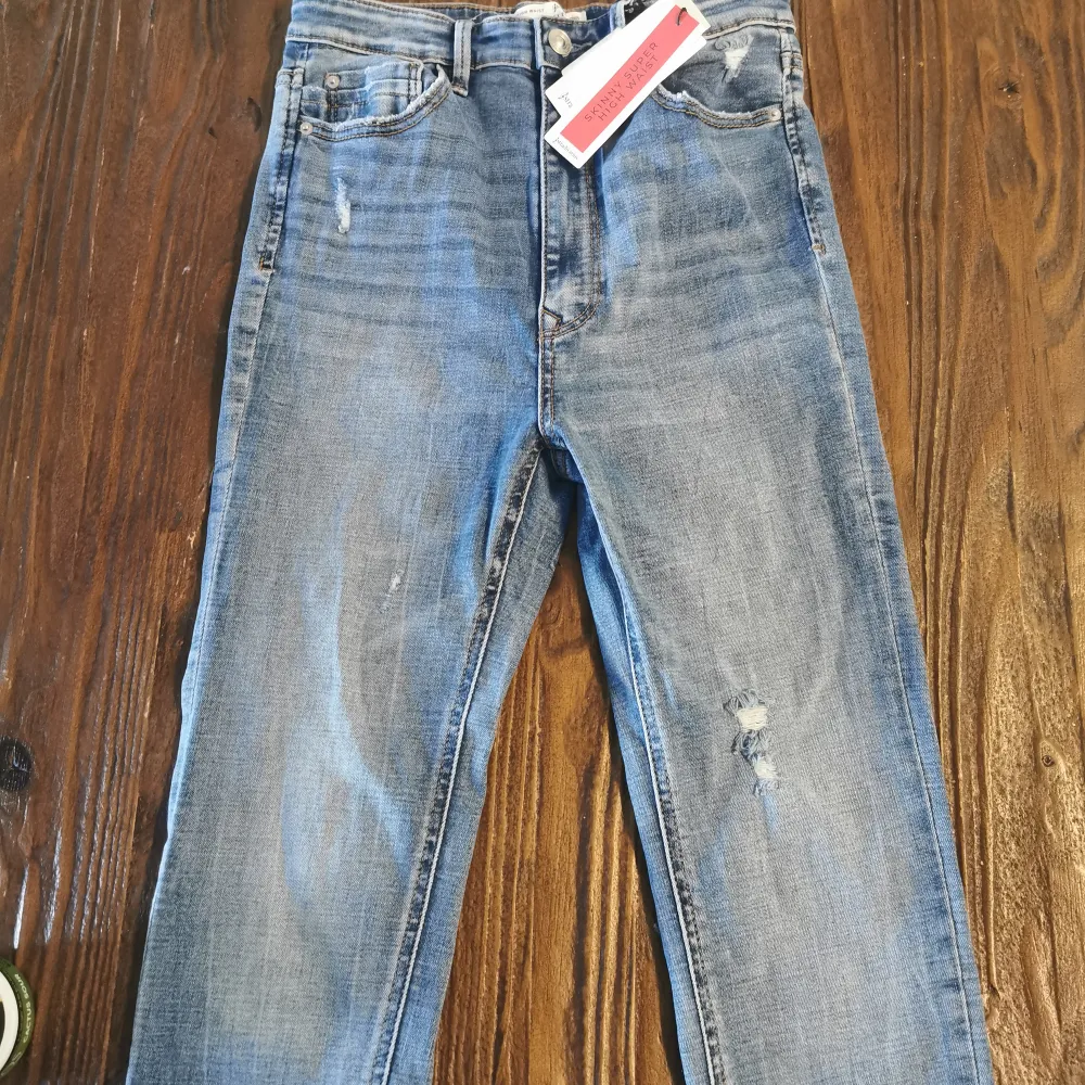 Oanvända stradivarius jeans.. Jeans & Byxor.