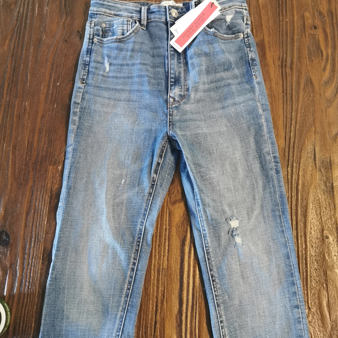 Oanvända jeans