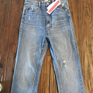 Oanvända jeans - Oanvända stradivarius jeans.