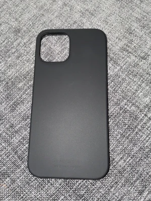 Mobilskal från holdit - Helt ny endast testat den. Passar iPhone 12/12 pro