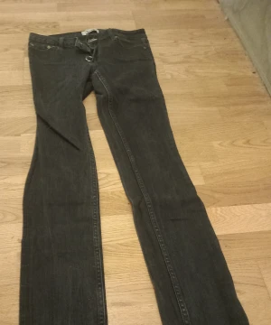 Jeans  - .