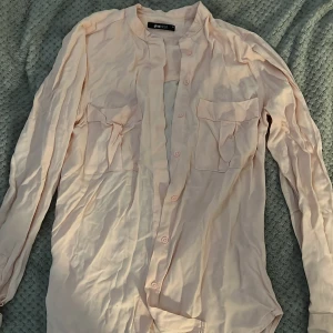 Skjorta - Söt rosa skjorta som är perfekt till sommaren