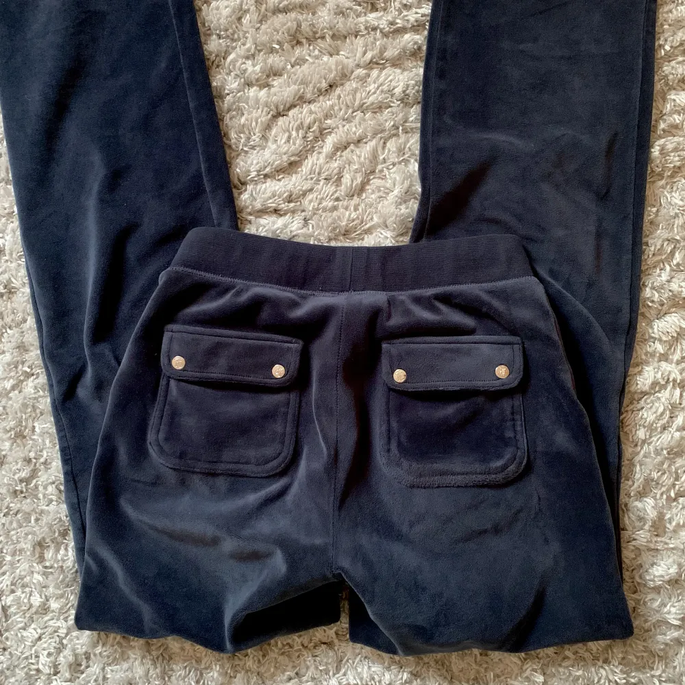Strl XXS marinblå . Jeans & Byxor.