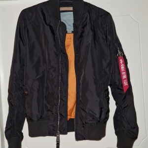 Alpha Industries jacka  - Alpha Industries jacka, ny och oanvänt 