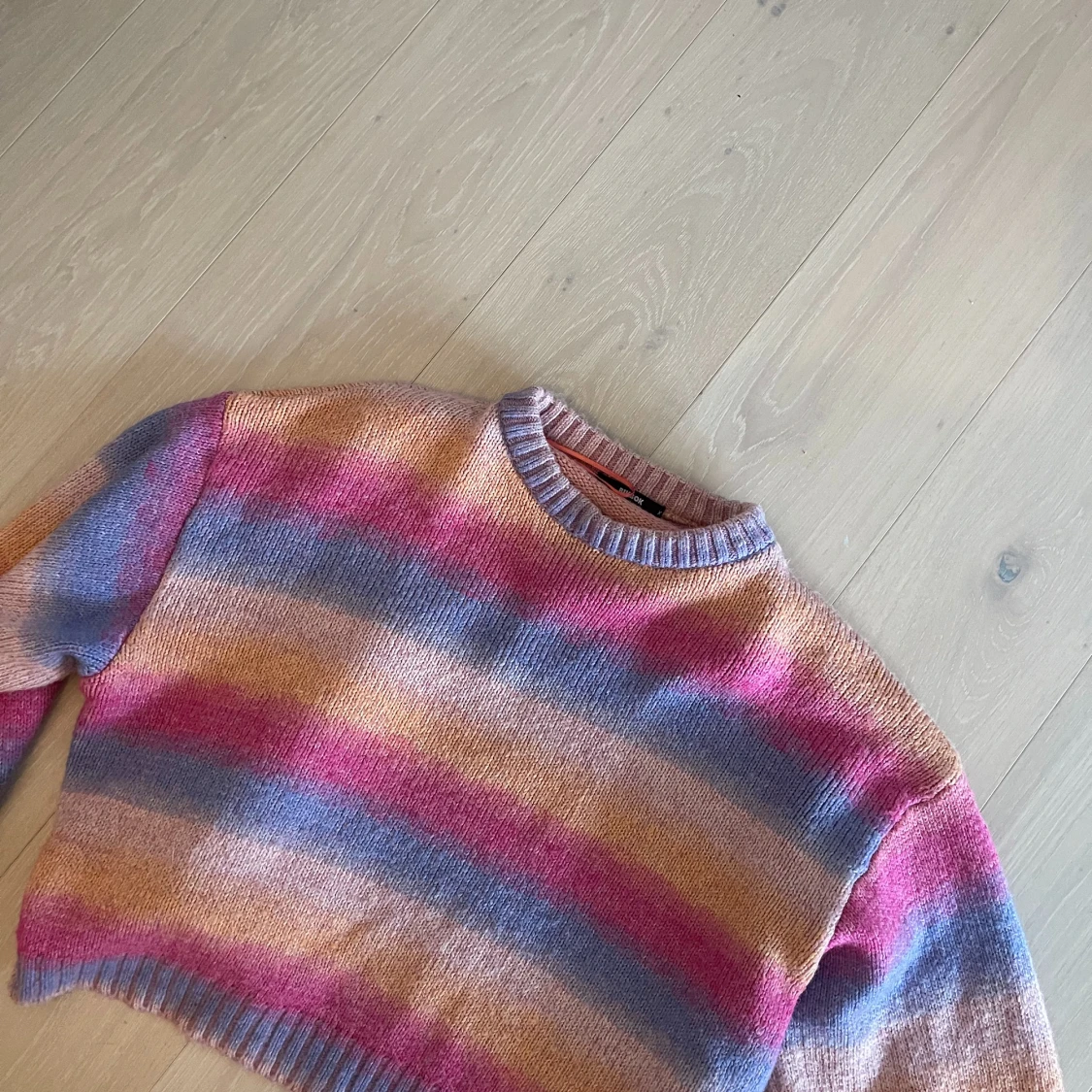 Färgglad tröja  - 91