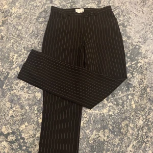 Randiga kostymbyxor - Randiga kostymbyxor straight leg midwaist 