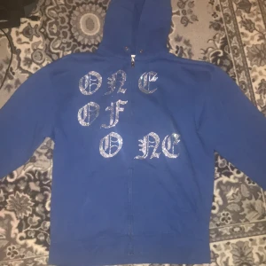 One of one zip - Använd fåtal gånger. Skick 9/10