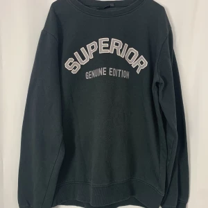 Sweatshirt med text - Köpt på Åhléns outlet tror jag. Passar m-xl 