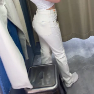 Levis jeans - Intresse koll på dessa levis jeans köpa på carlings förra sommaren💕 inte använda alls mycket är i skick som nytt💕modell 501💕