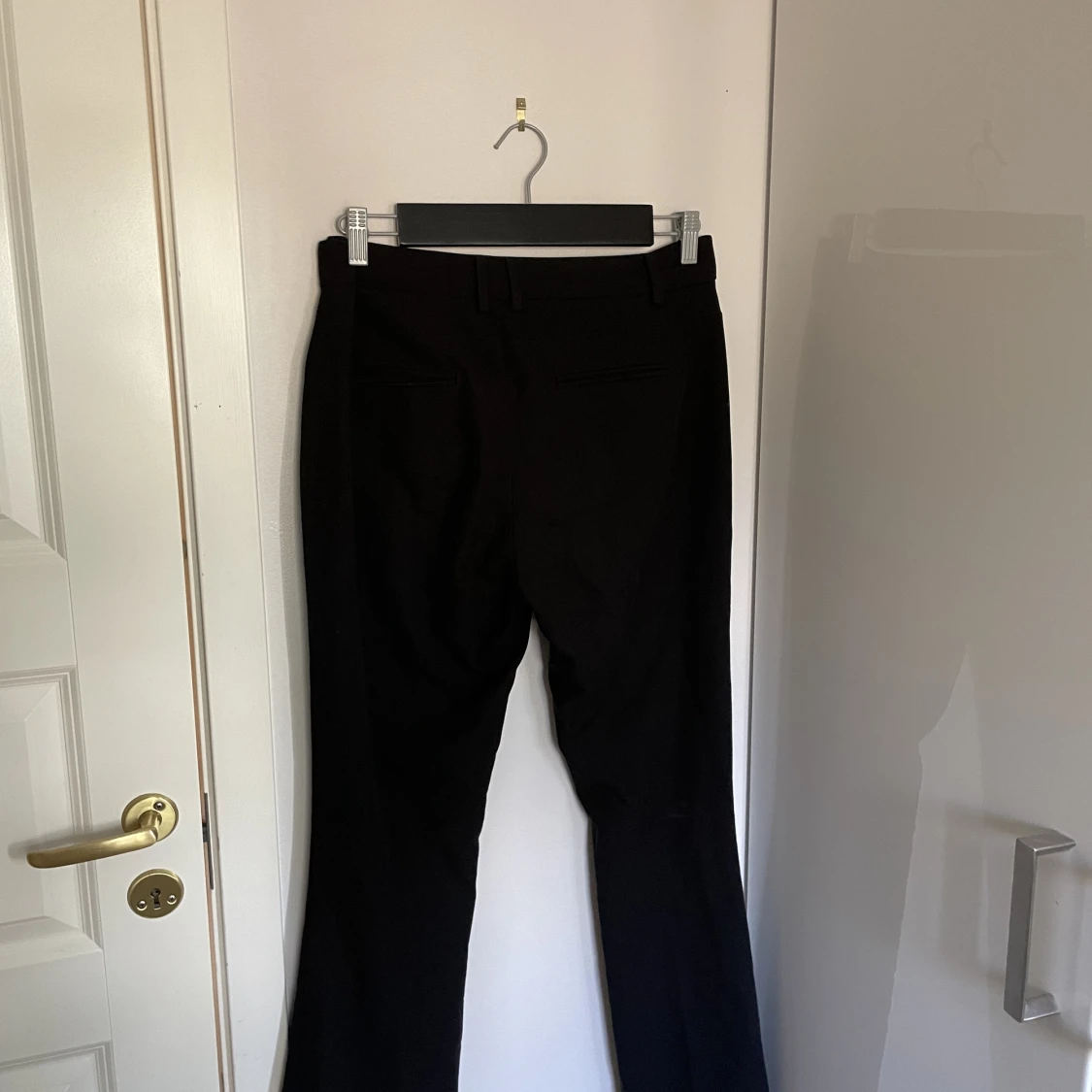 Svarta kostymbyxor  - 91