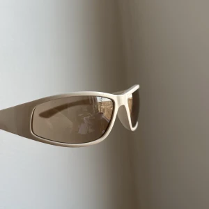 Solglasögon - Från Bershka